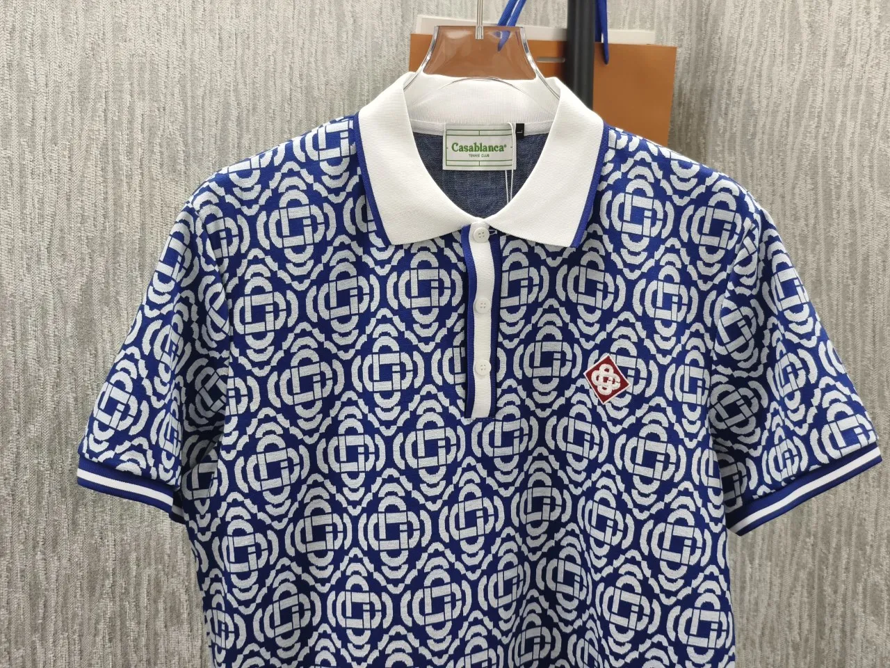 🌈🌈 Casablanca/Casablanca All-over logo jacquard Lapel short-sleeved polo shirt Selected soft waxy terry cotton fabric, fluffy and skin-friendly, breathable and not sweaty Customized fabric using wafer cloth weaving method, jacquard knitting technology, straight cut, smooth, comfortable upper body Breathable, concave and convex three-dimensional sense, fashionable and casual wear Color: Black Sizes:M-3XL